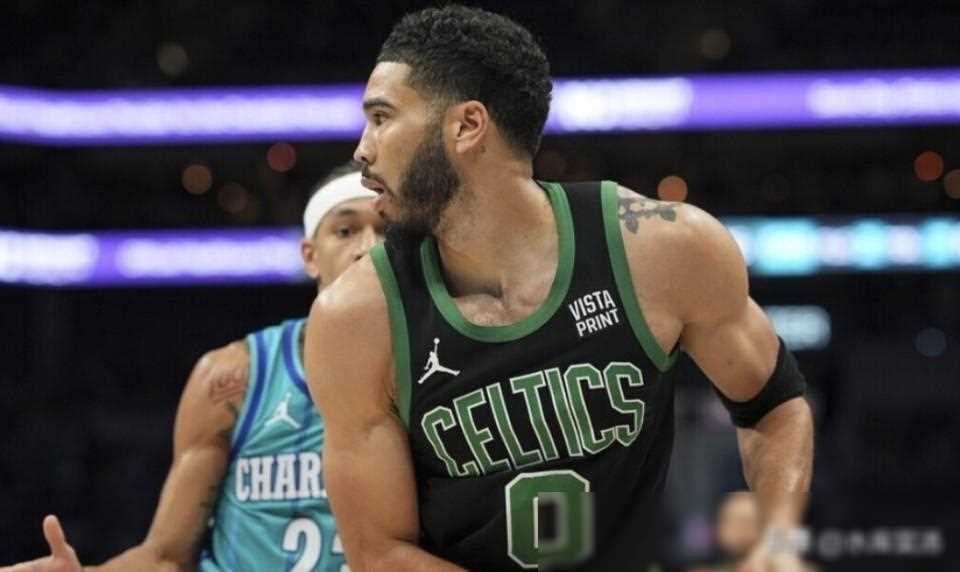 开云-皇家马德里观众热烈欢呼！，塔图姆迎来七赛季出色发挥比赛高潮迭起-开云